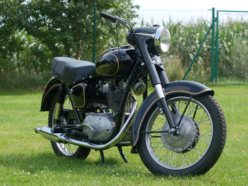ixo/ist Moto NEUF 1/24 1963 Junak M10 